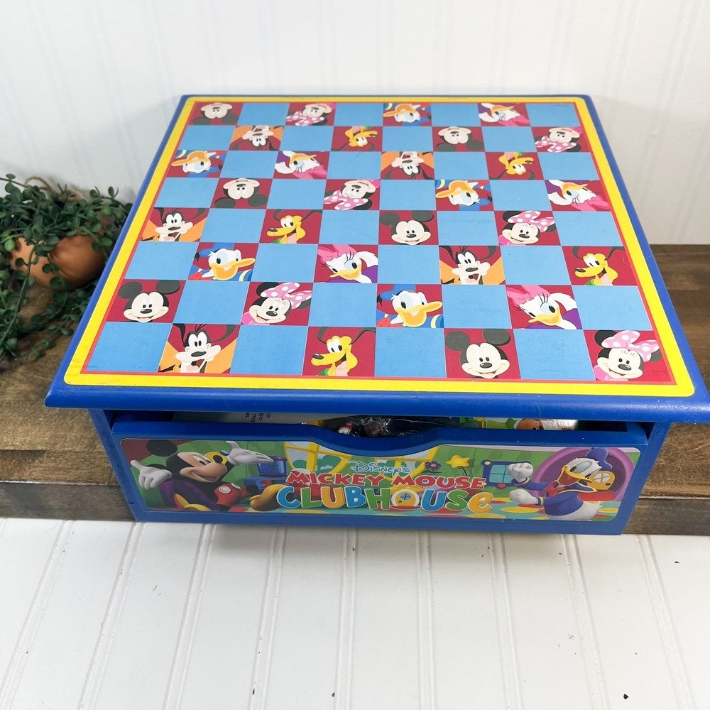 Disney Mickey Mouse Clubhouse Game House w/8 Games Mickey and Goofy Pieces